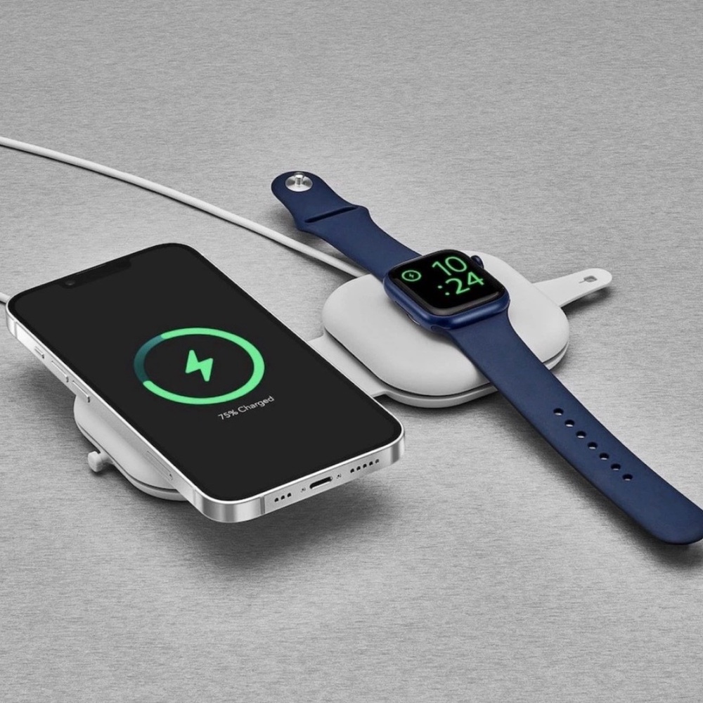 Best Buy essentials™ - Portable Apple MagSafe & Watch Charger Organizer - Gray